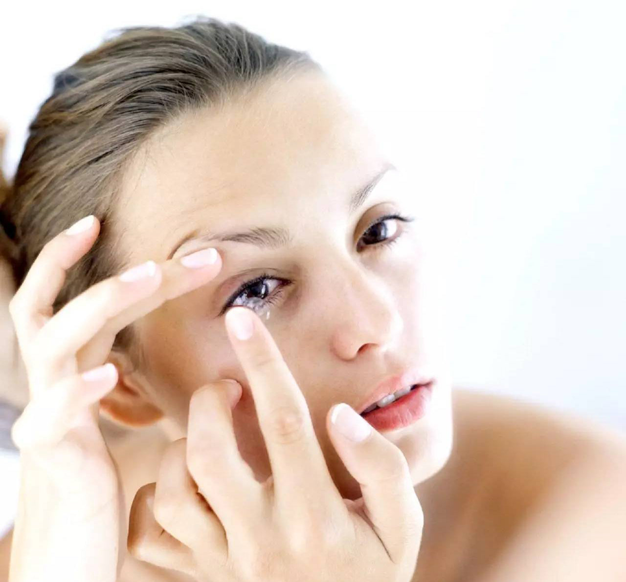 Pay Attention When Wearing Contact Lenses