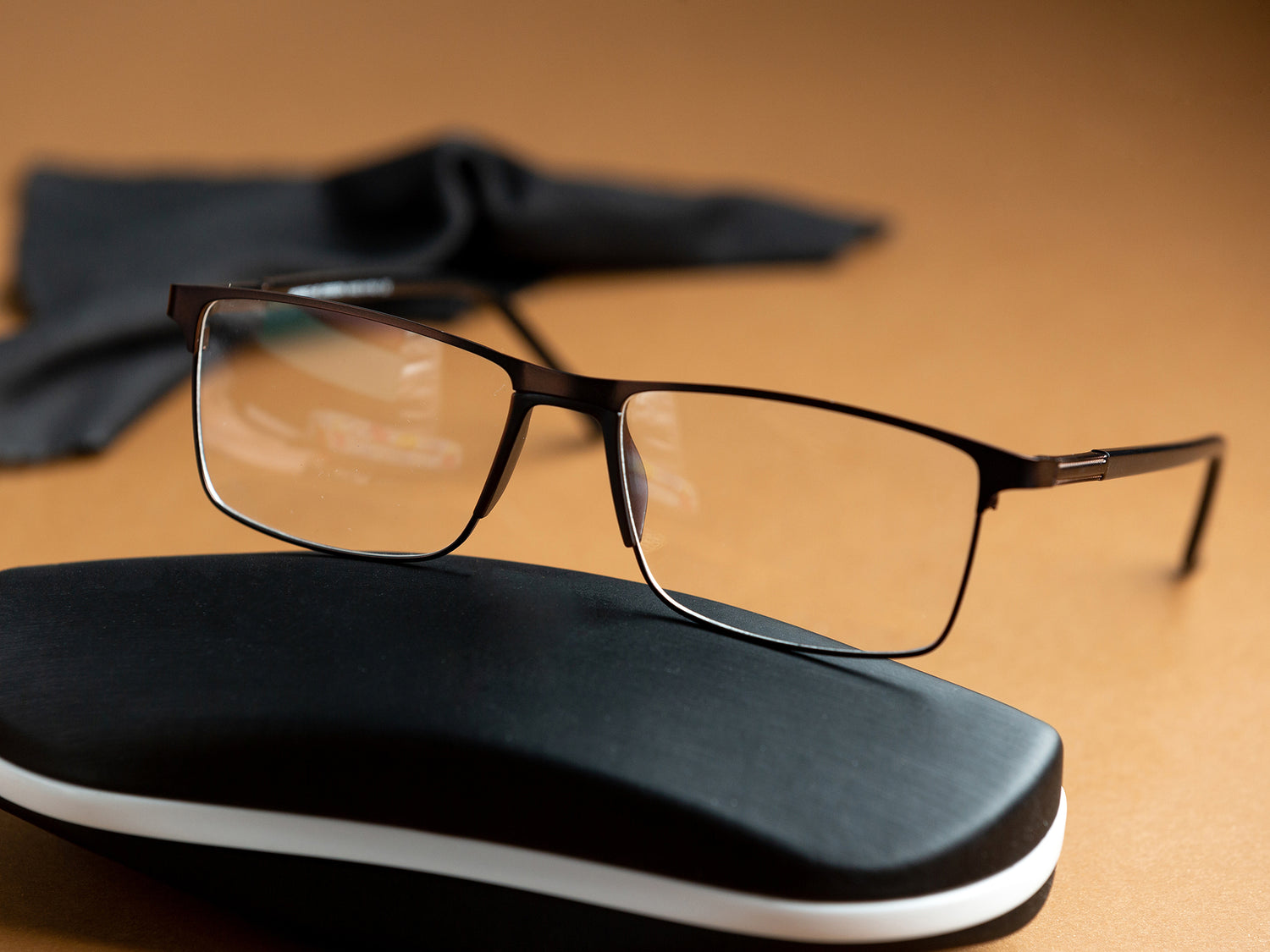 The Rise of Square Metal Glasses for Men: A Fashion Revolution