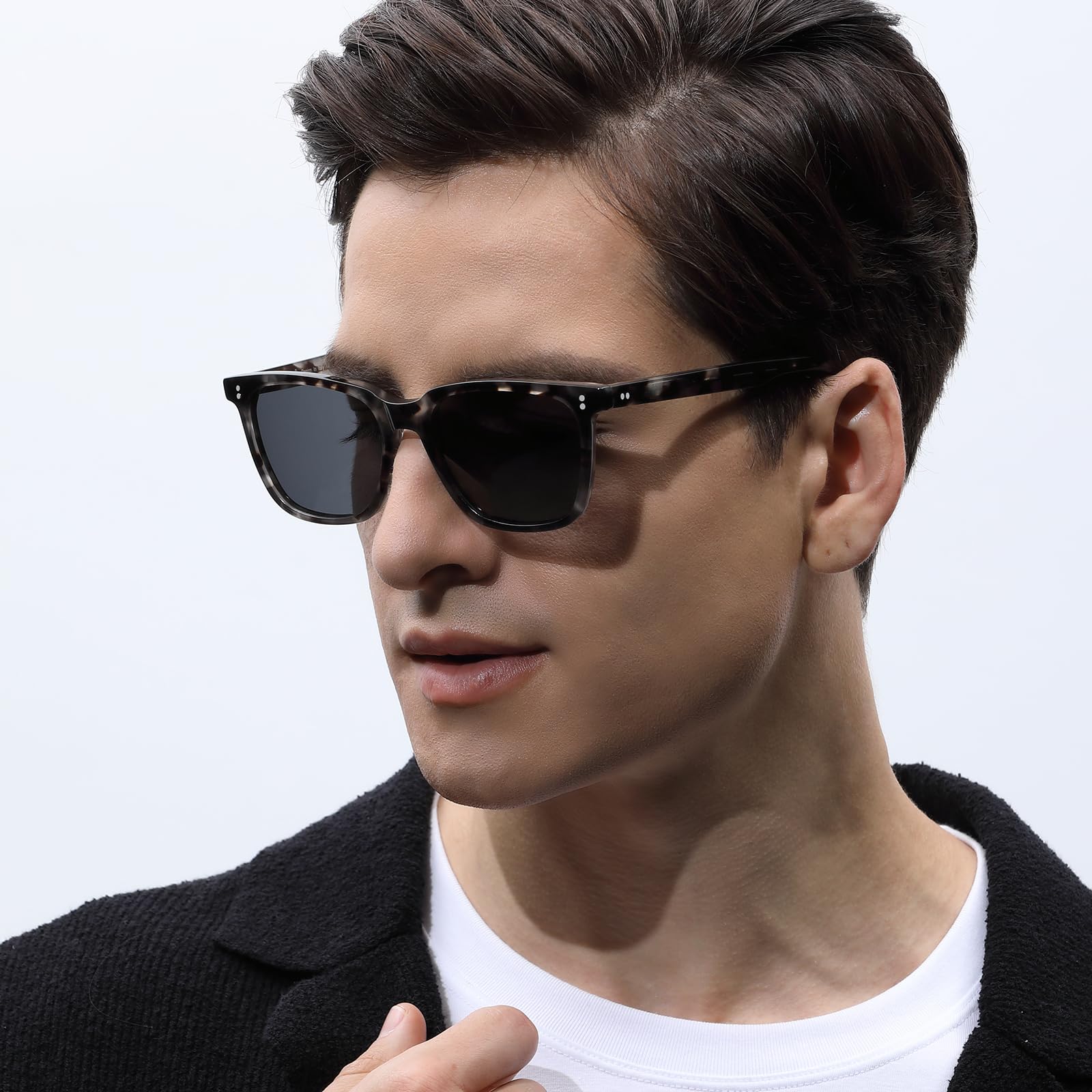How to Wear Sunglasses with Prescription Glasses?