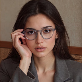 carfia-clear-light-gray-acetate eyeglasses-acetate-frame-round-women model eyewear