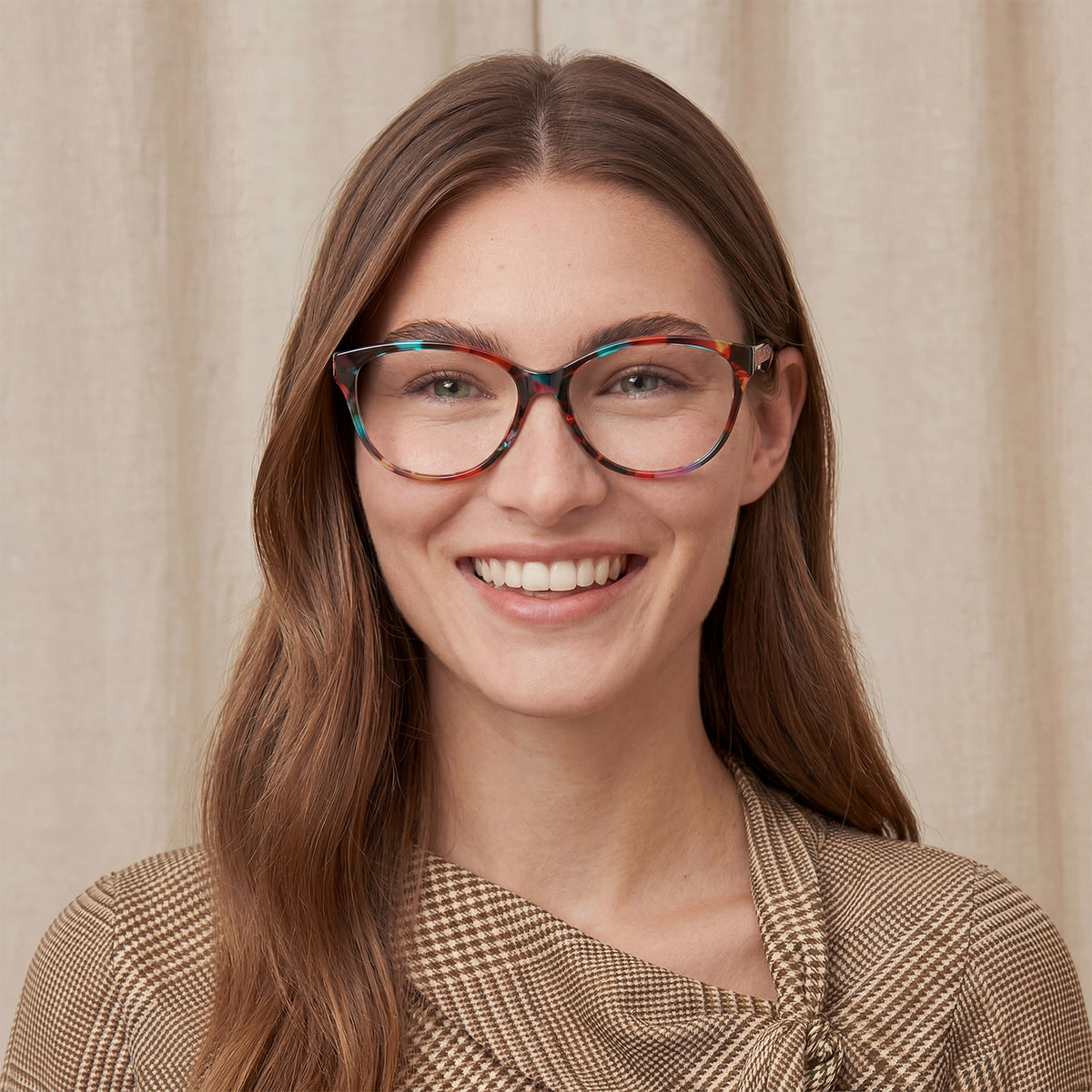 Carfia Barrie-FC03 Tortoise Acetate Cat-Eye Polarized Eyeglasses for Women, lifestyle View