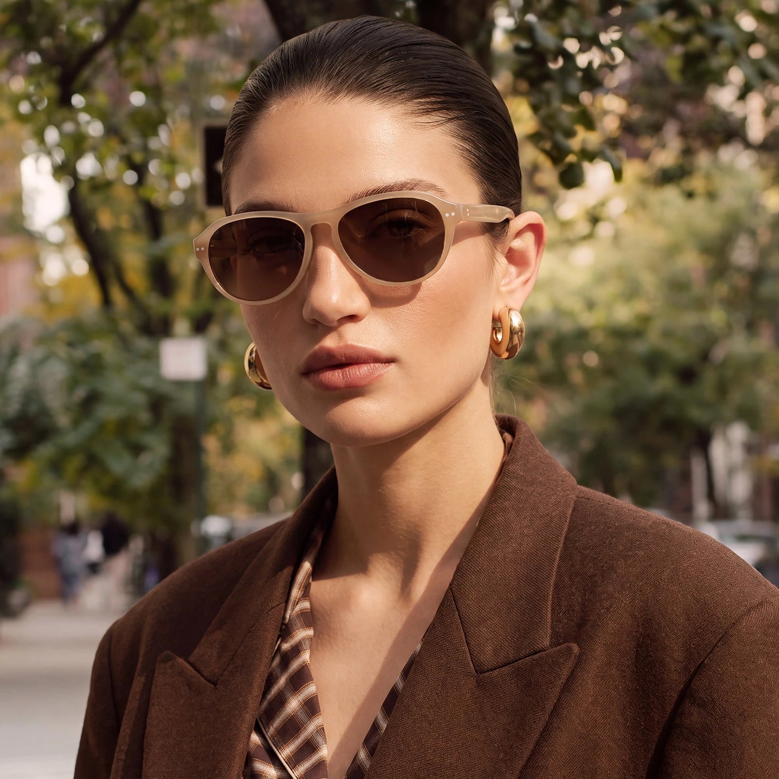 Carfia Drew CA5418-C03 Beige Mixed Aviator Amber Polarized Sunglasses for Women, Lifestyle View
